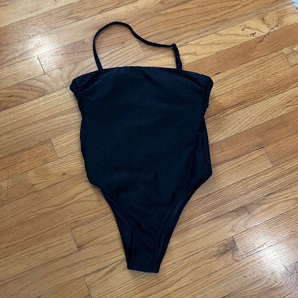 NWOT Love & Sports Strapless (or with Strap) Textured Swimsuit - Picture 5 of 10